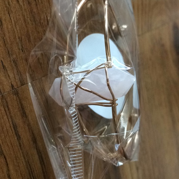 🌟5🌟 RATED! Elegant Rose Quartz Bangle - Picture 7 of 8